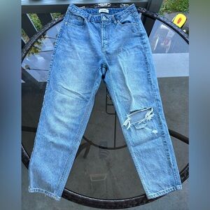 Décor High Rise Distressed Ripped Knee Straight Leg Blue Denim Jeans